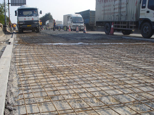 米兰官方站网页版南三公路道路维修工程